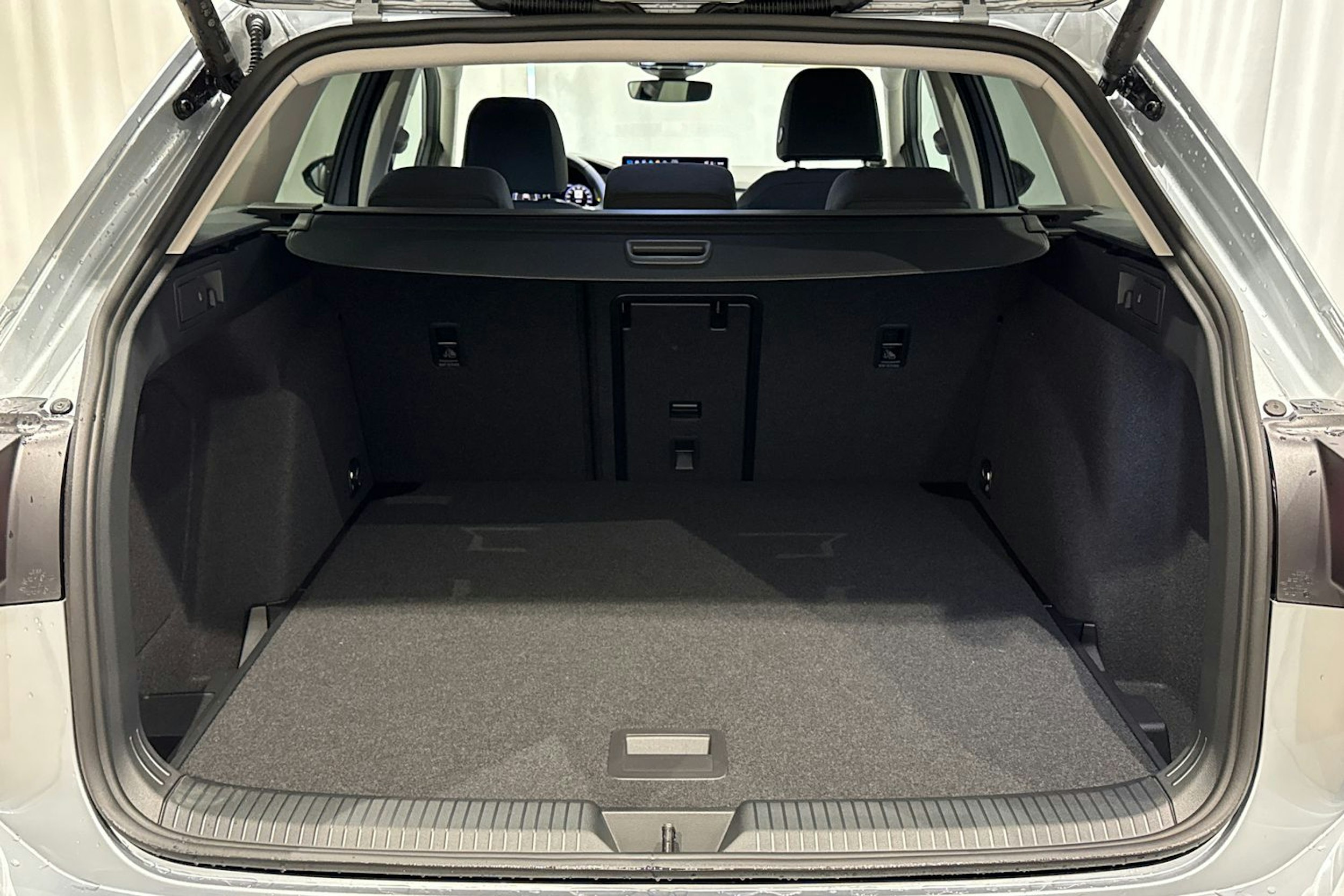 met. harmaa Volkswagen Golf 2025 kuva 11.