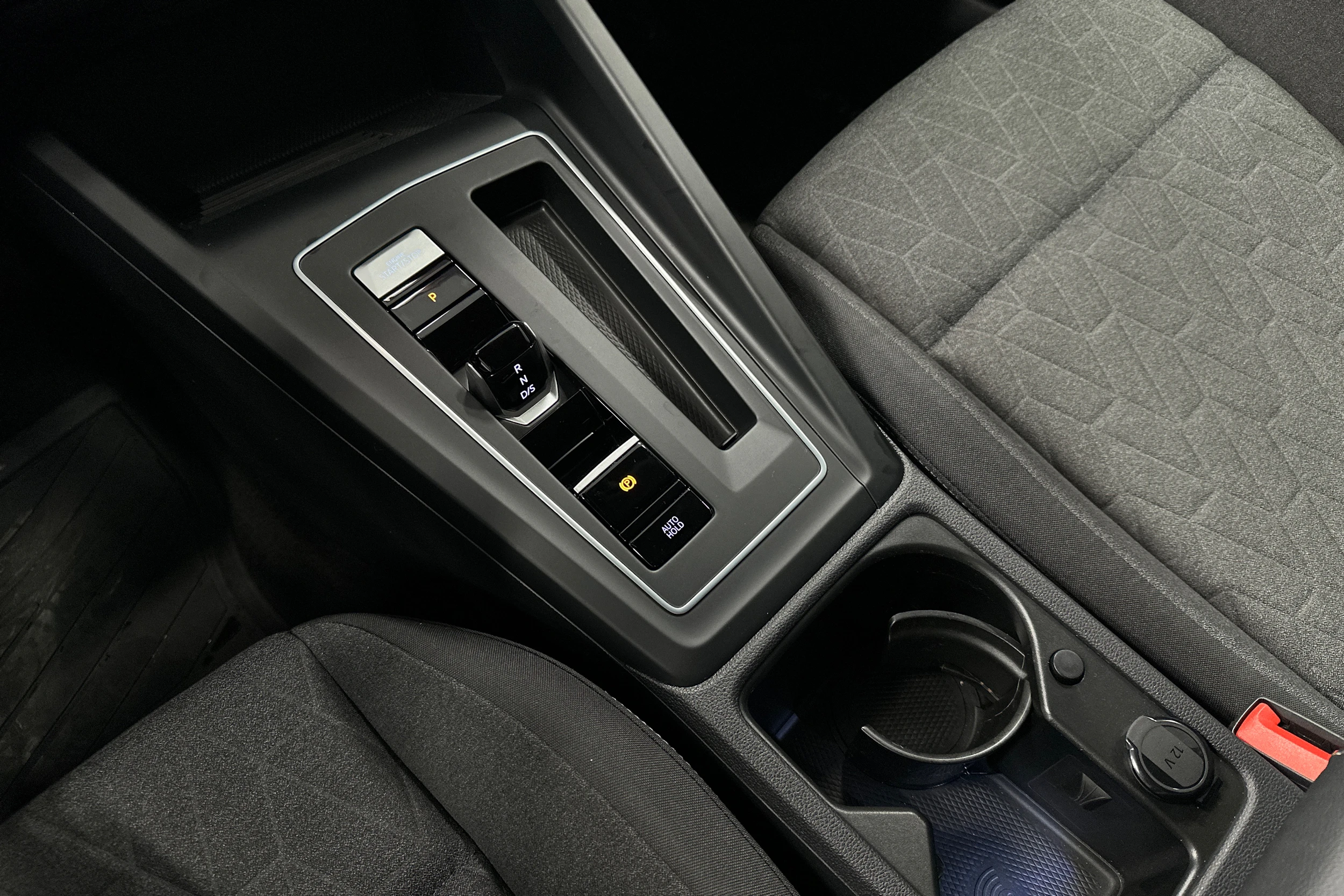 met. harmaa Volkswagen Golf 2025 kuva 33.