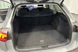 met. harmaa Volkswagen Golf 2025 kuva 35.