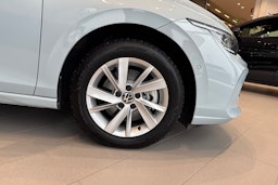 met. sininen Volkswagen Golf 2025 kuva 10.