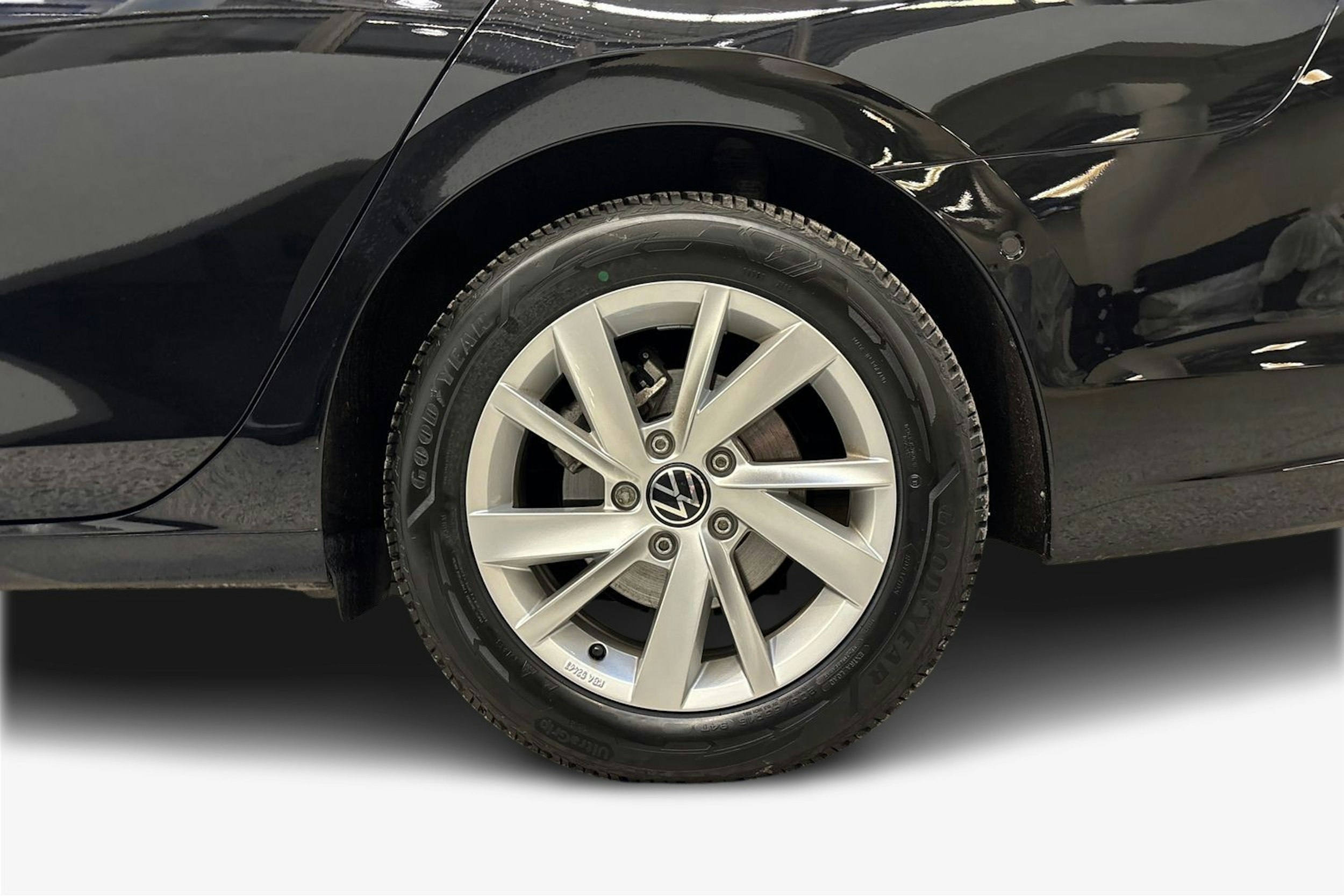 musta Volkswagen Golf 2025 kuva 11.