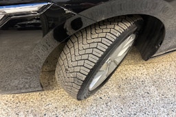 musta Volkswagen Golf 2025 kuva 13.