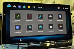 musta Volkswagen Golf 2025 kuva 21.