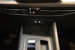 musta Volkswagen Golf 2025 kuva 23.