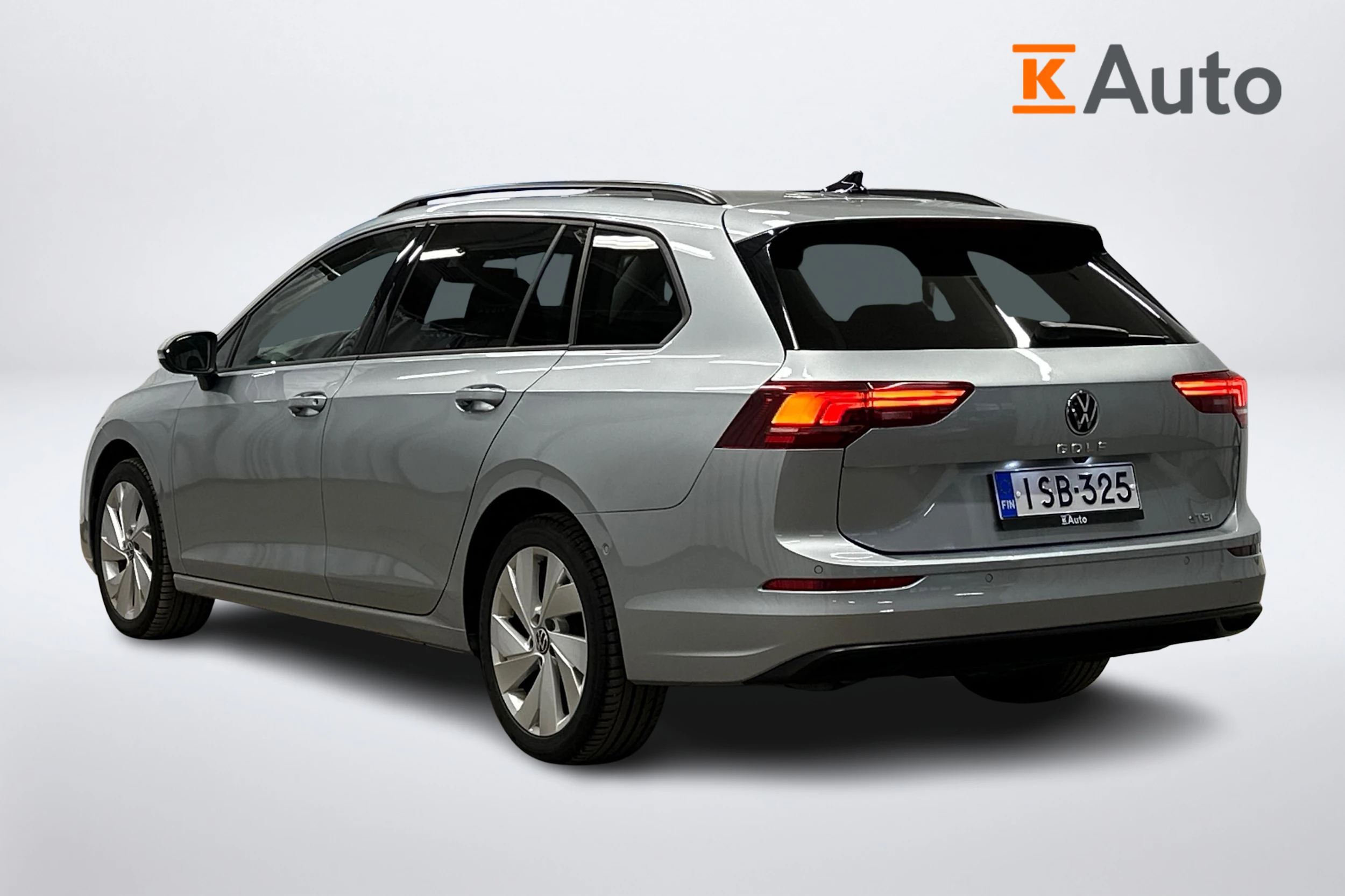 harmaa Volkswagen Golf 2025 kuva 3.