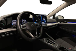 harmaa Volkswagen Golf 2025 kuva 8.