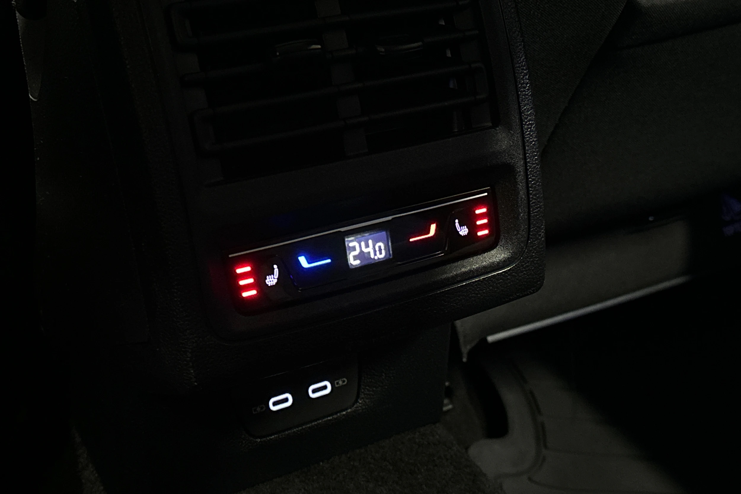 harmaa Volkswagen Golf 2025 kuva 17.