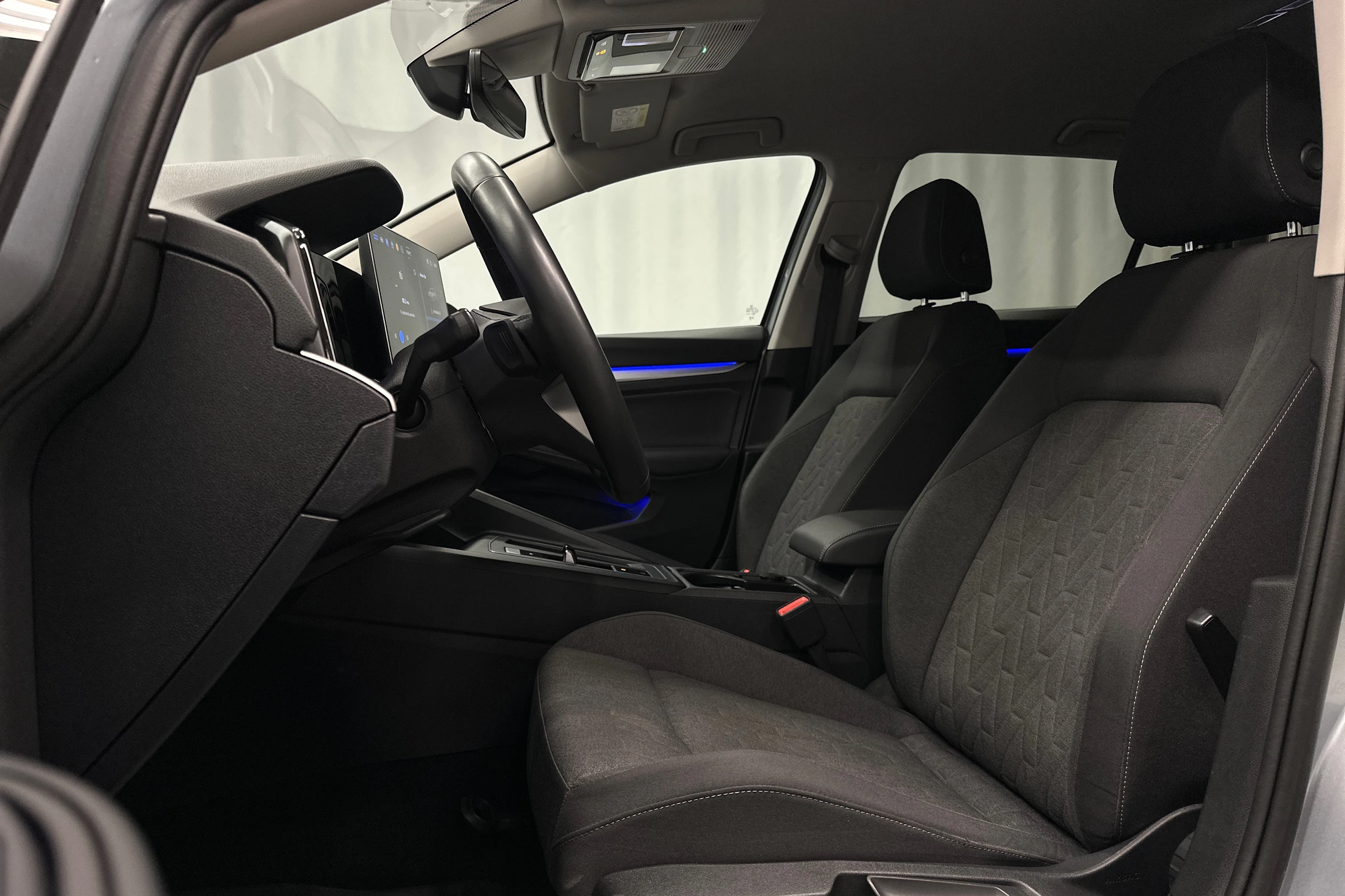 harmaa Volkswagen Golf 2025 kuva 18.