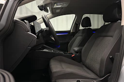 harmaa Volkswagen Golf 2025 kuva 18.