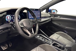 sininen Volkswagen Golf 2025 kuva 7.