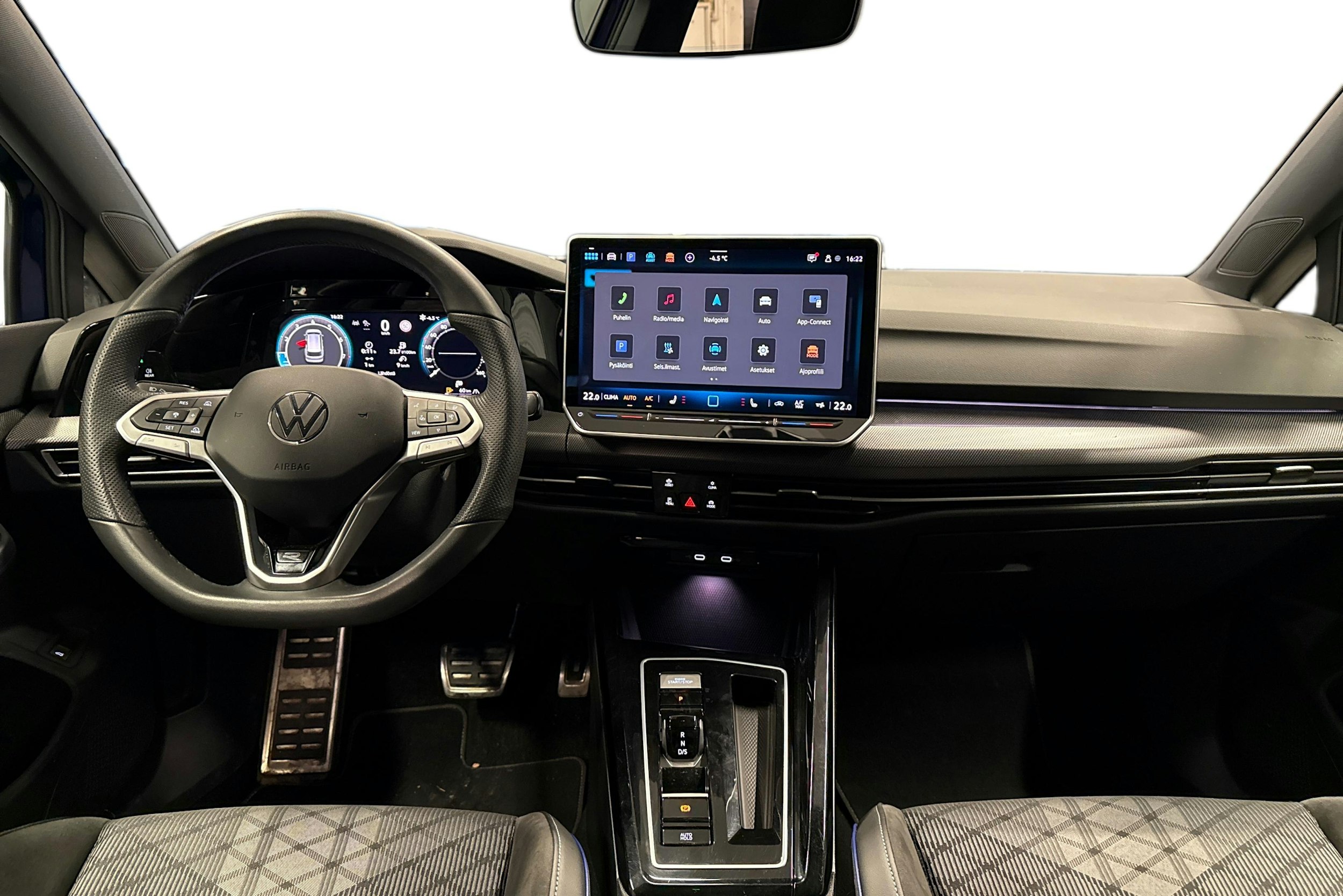 sininen Volkswagen Golf 2025 kuva 9.