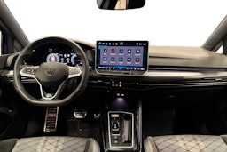 sininen Volkswagen Golf 2025 kuva 9.