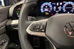 sininen Volkswagen Golf 2025 kuva 14.