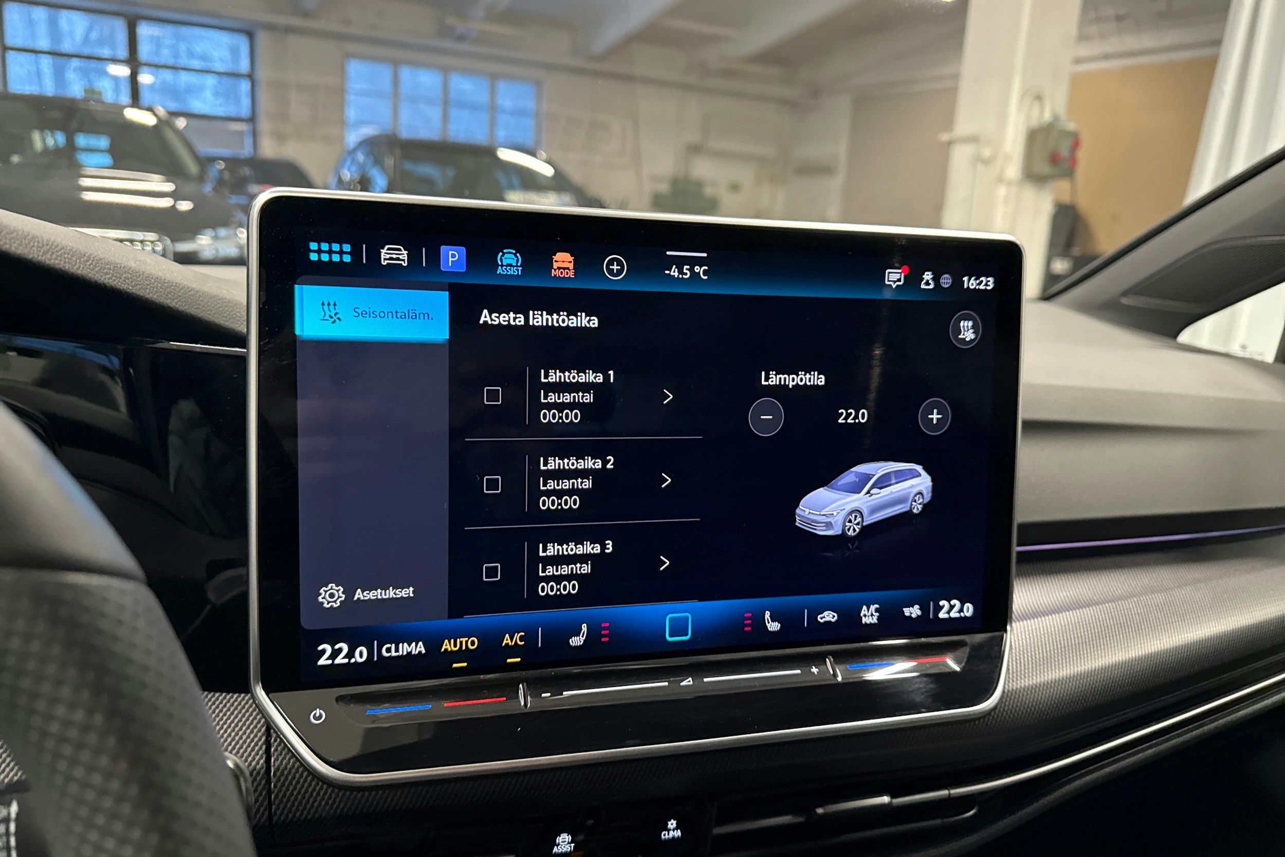 sininen Volkswagen Golf 2025 kuva 21.