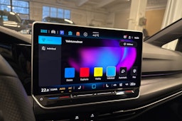 sininen Volkswagen Golf 2025 kuva 25.