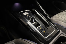 sininen Volkswagen Golf 2025 kuva 27.