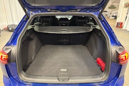 sininen Volkswagen Golf 2025 kuva 29.