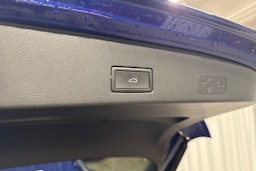 sininen Volkswagen Golf 2025 kuva 30.