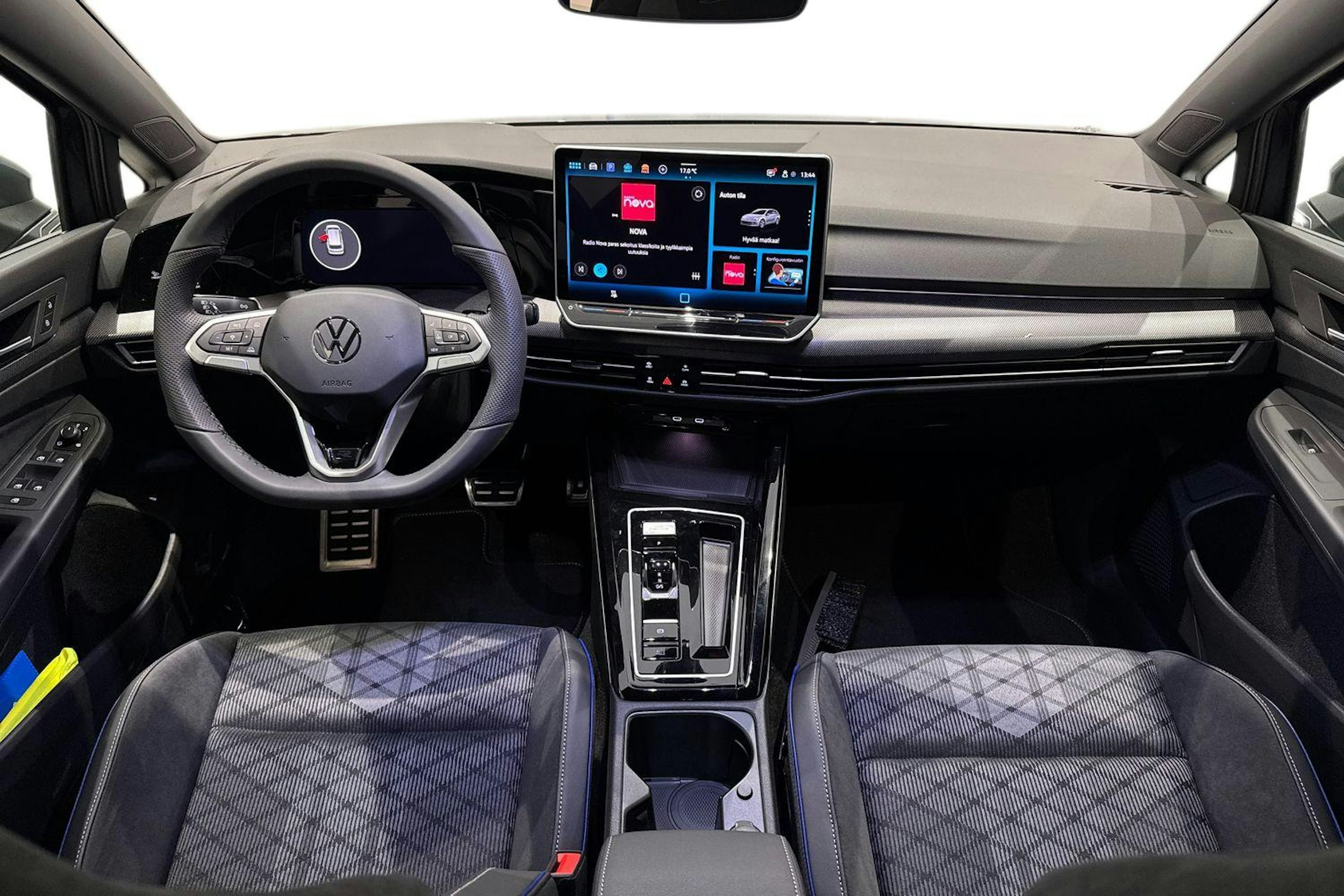 met. harmaa Volkswagen Golf 2025 kuva 7.