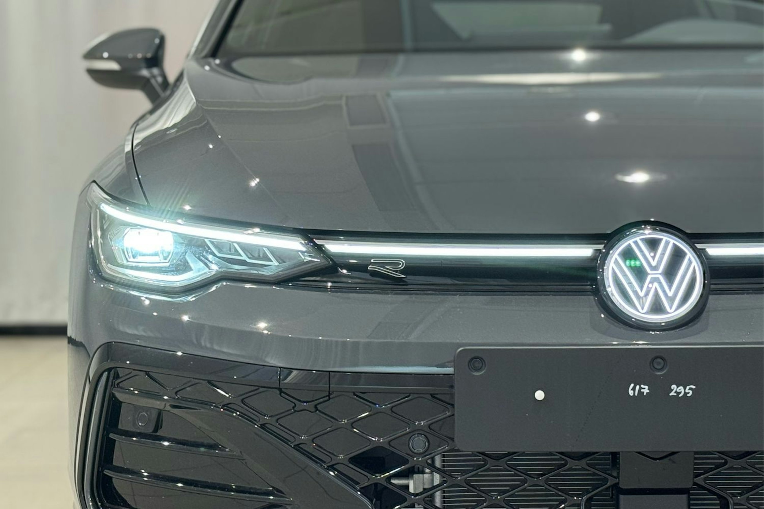 met. harmaa Volkswagen Golf 2025 kuva 10.