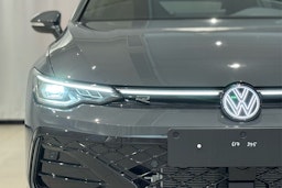 met. harmaa Volkswagen Golf 2025 kuva 10.