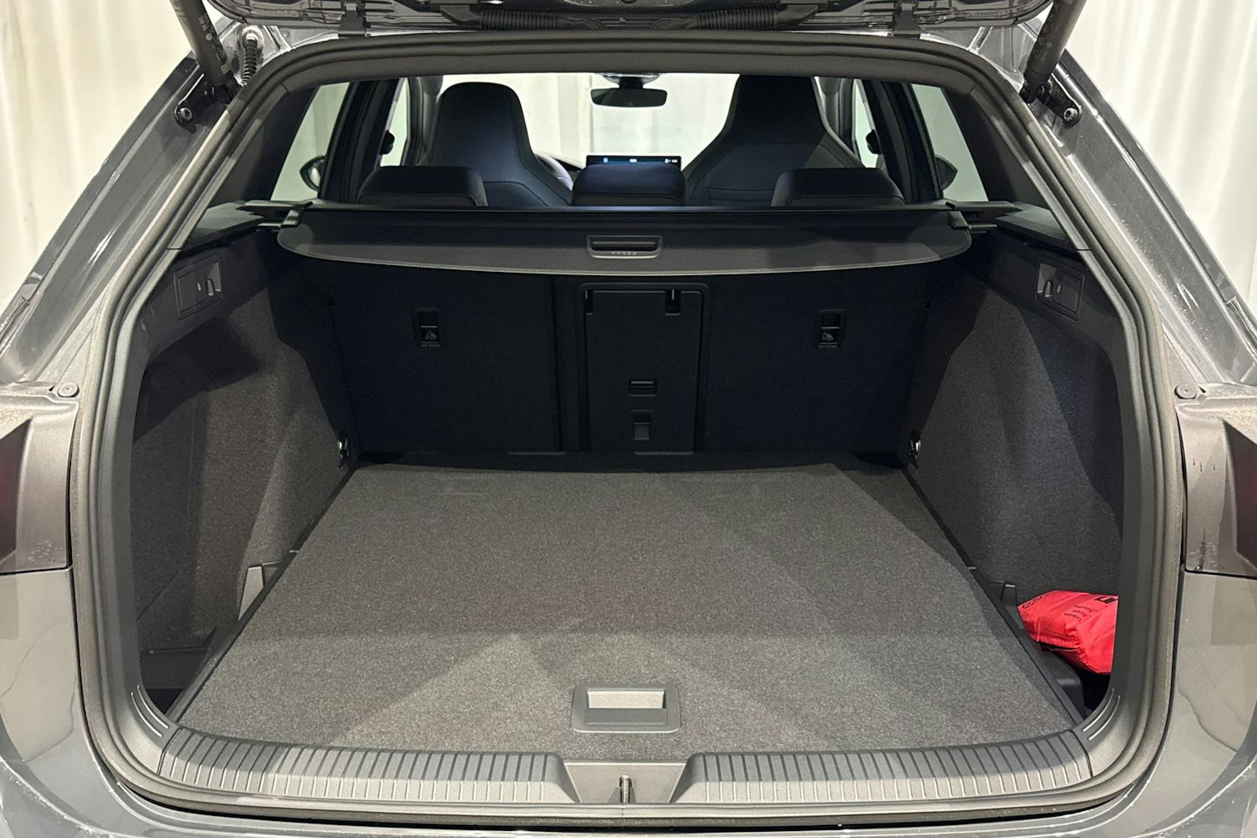met. harmaa Volkswagen Golf 2025 kuva 12.