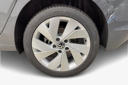 harmaa Volkswagen Golf 2025 kuva 9.