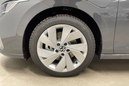 harmaa Volkswagen Golf 2025 kuva 10.