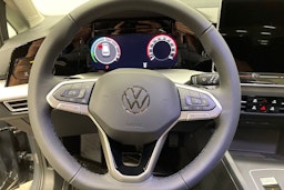 harmaa Volkswagen Golf 2025 kuva 11.