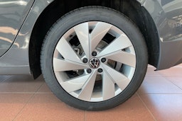 met. harmaa Volkswagen Golf 2025 kuva 10.