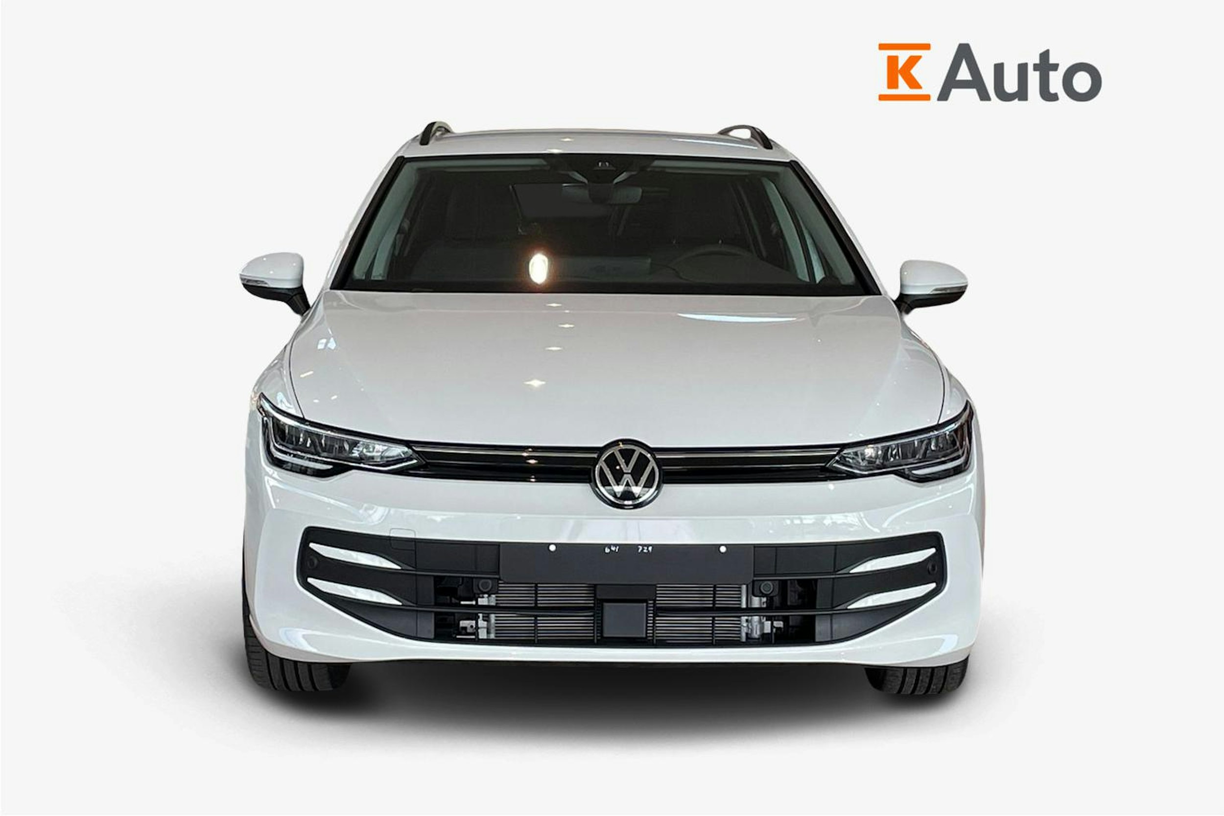 valkoinen Volkswagen Golf 2025 kuva 4.