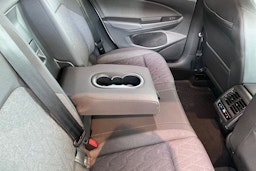 valkoinen Volkswagen Golf 2025 kuva 11.
