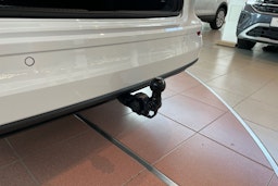 valkoinen Volkswagen Golf 2025 kuva 15.