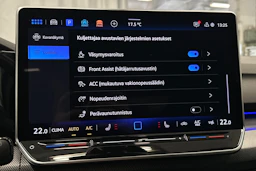 musta Volkswagen Golf 2025 kuva 23.