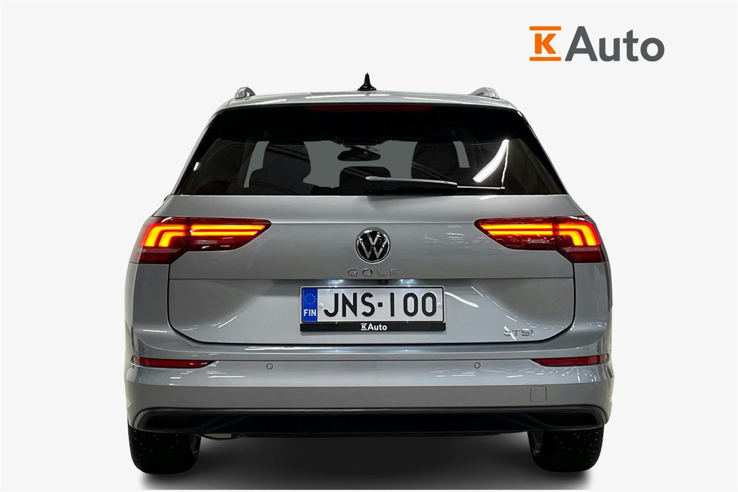 harmaa Volkswagen Golf 2025 kuva 3.