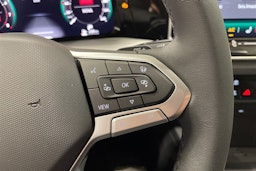 harmaa Volkswagen Golf 2025 kuva 6.