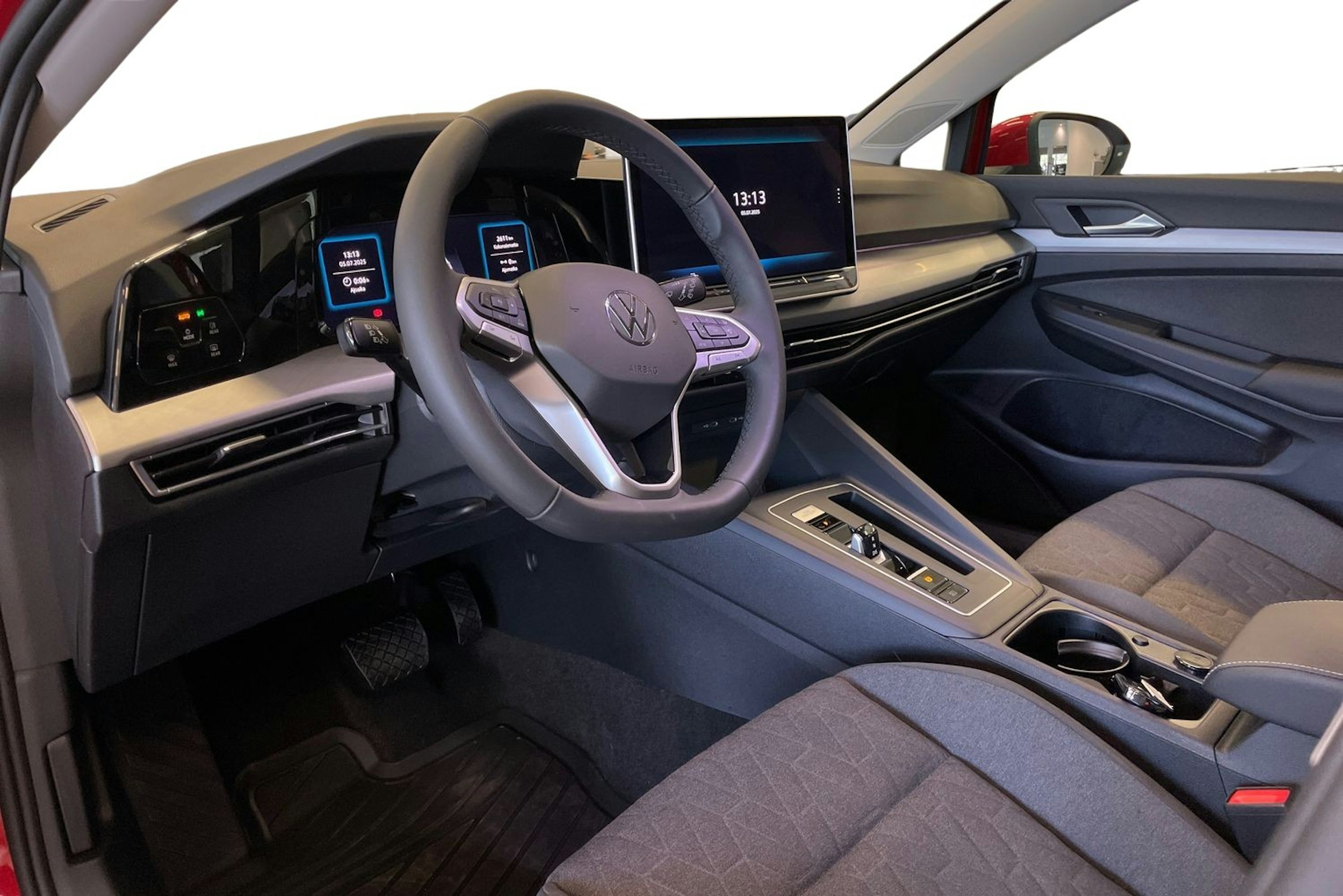 Punainen Volkswagen GOLF 2025 kuva 7.