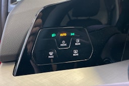 Punainen Volkswagen GOLF 2025 kuva 18.