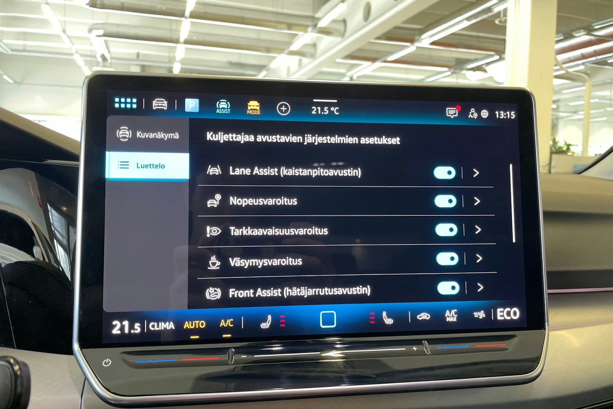 Punainen Volkswagen GOLF 2025 kuva 20.