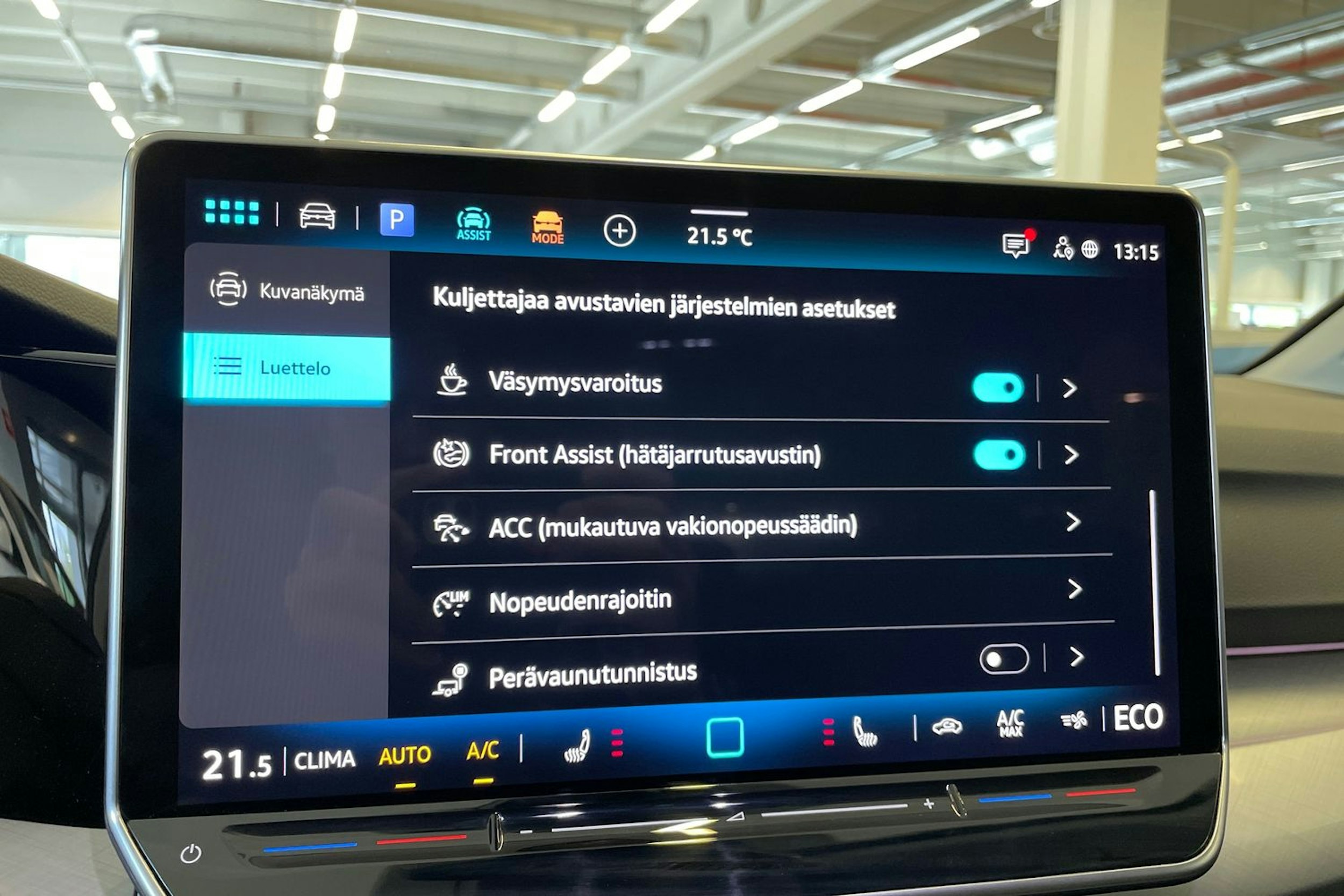 Punainen Volkswagen GOLF 2025 kuva 21.