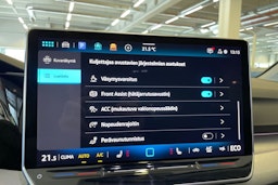 Punainen Volkswagen GOLF 2025 kuva 21.