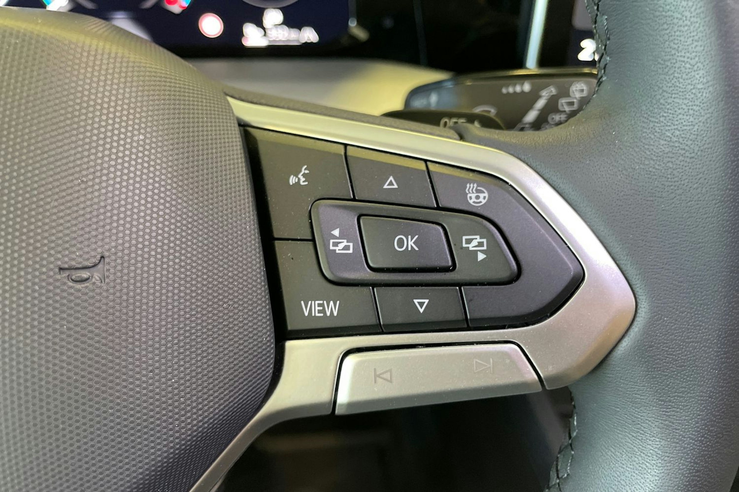 Punainen Volkswagen GOLF 2025 kuva 25.