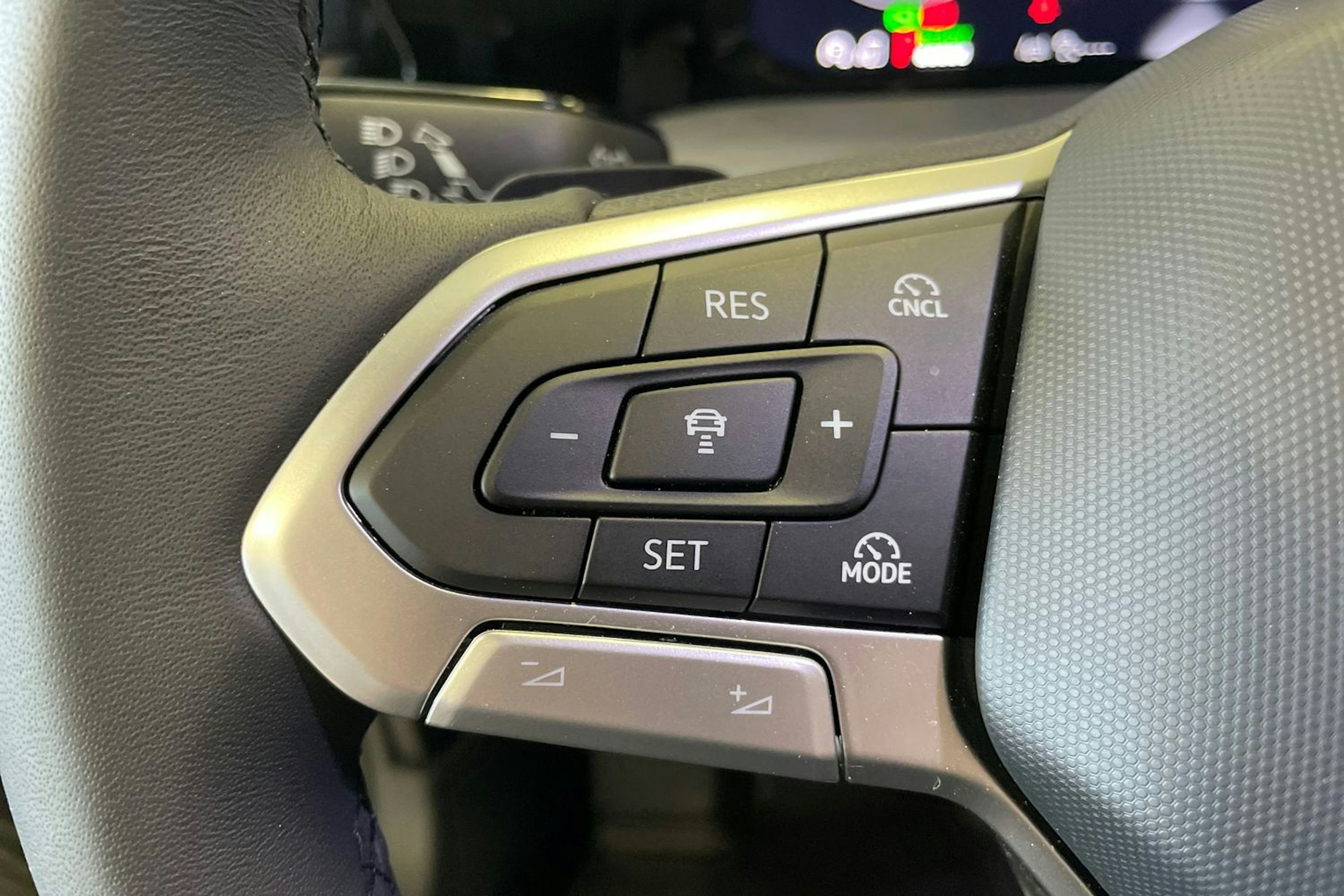 Punainen Volkswagen GOLF 2025 kuva 26.
