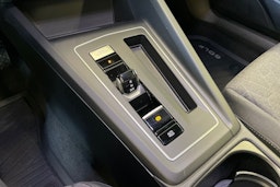 Punainen Volkswagen GOLF 2025 kuva 27.