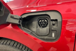 Punainen Volkswagen GOLF 2025 kuva 28.