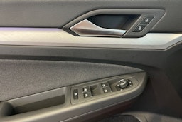 Punainen Volkswagen GOLF 2025 kuva 30.