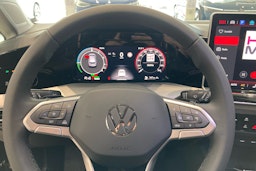 harmaa Volkswagen Golf 2025 kuva 12.