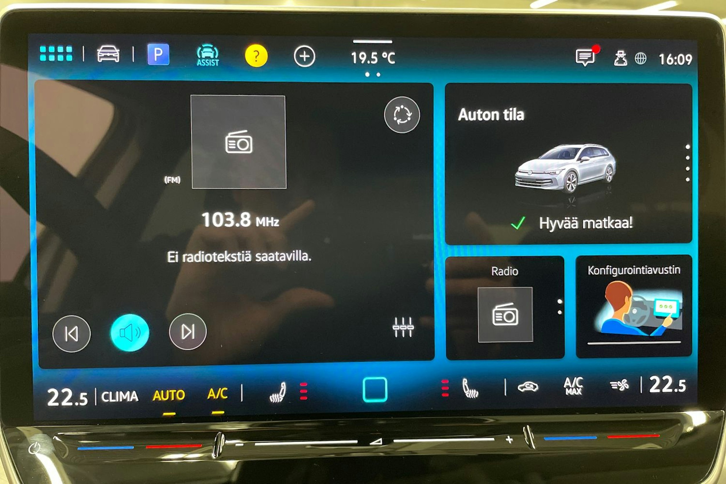 harmaa Volkswagen Golf 2025 kuva 11.