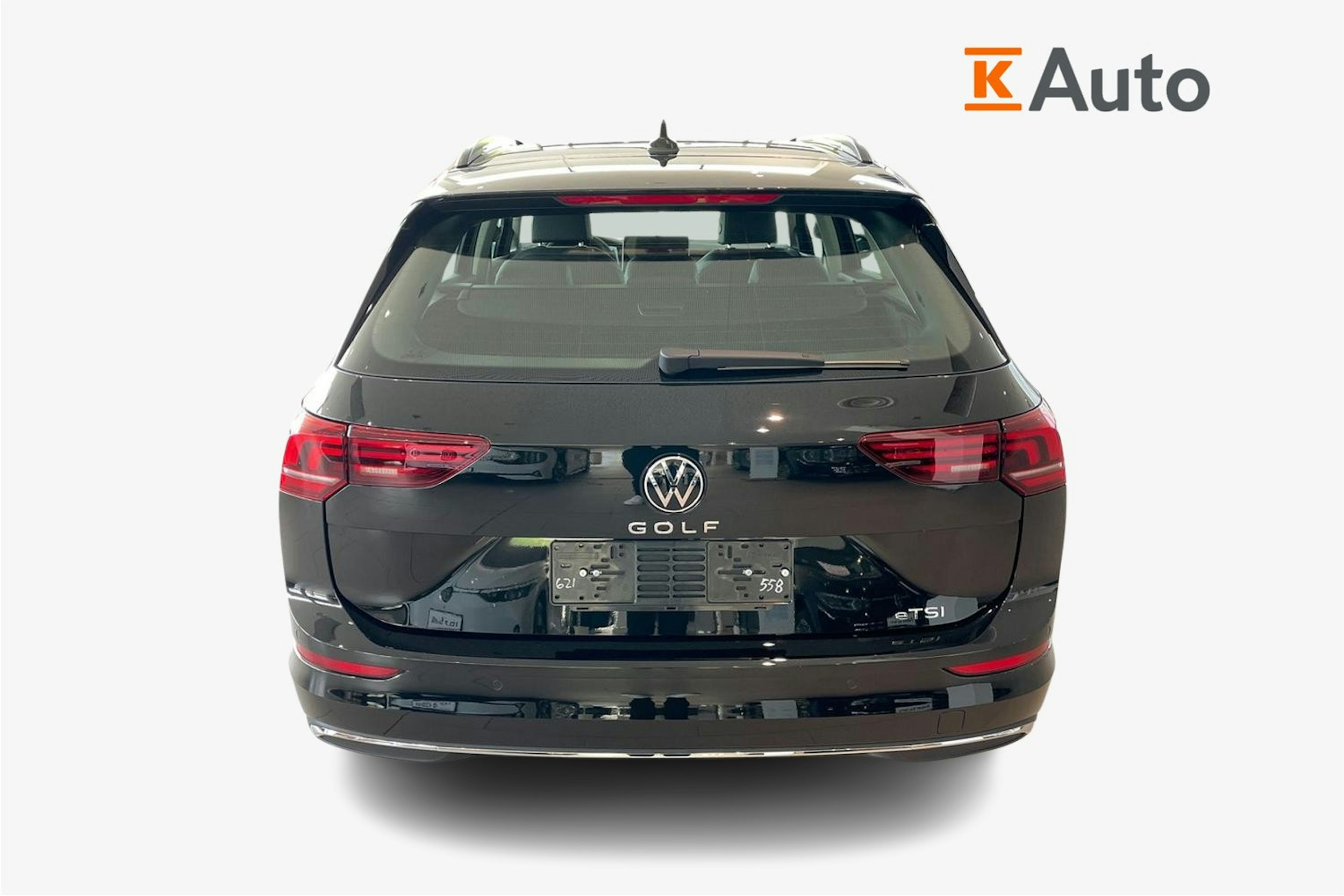 musta Volkswagen Golf 2025 kuva 3.