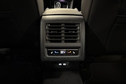 valkoinen Volkswagen Golf 2025 kuva 11.